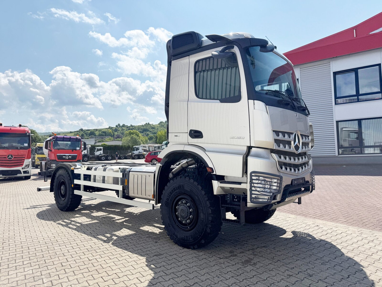 Nieuw Chassis vrachtwagen Mercedes-Benz Arocs 2053 A 4x4 Arocs 2053 A 4x4, Grounder, MirrorCam, Multimedia Cockpit, Navi: afbeelding 9