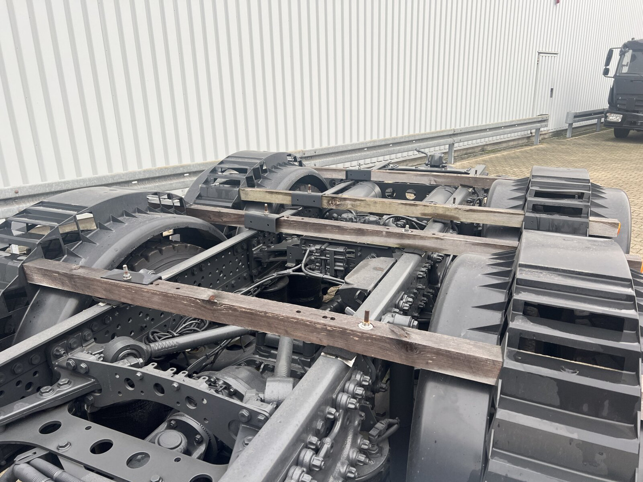 Mercedes-Benz Arocs 3251 L 8x4/4 Arocs 3251 L 8x4/4, Motorabtrieb - Haakarmsysteem vrachtwagen: afbeelding 4 Mercedes-Benz Arocs 3251 L 8x4/4 Arocs 3251 L 8x4/4, Motorabtrieb - Haakarmsysteem vrachtwagen: afbeelding 4