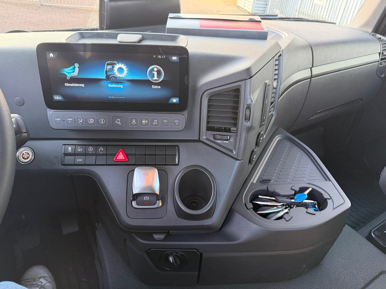 Mercedes-Benz Arocs 3253 L 8x4/4 Arocs 3253 L 8x4/4, MultimediaCockpit, Navi, Motorabtrieb - Haakarmsysteem vrachtwagen: afbeelding 5 Mercedes-Benz Arocs 3253 L 8x4/4 Arocs 3253 L 8x4/4, MultimediaCockpit, Navi, Motorabtrieb - Haakarmsysteem vrachtwagen: afbeelding 5