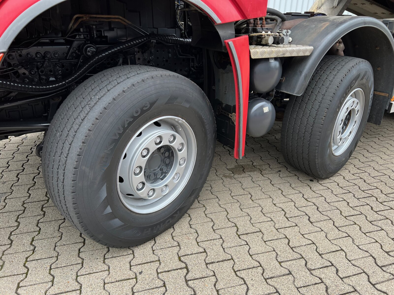 Mercedes-Benz Arocs 3263 8x4/4 Arocs 3263 8x4/4, Retarder, Stahlmulde ca.14m³, Hydr. Heckklappe - Kipper vrachtwagen: afbeelding 3 Mercedes-Benz Arocs 3263 8x4/4 Arocs 3263 8x4/4, Retarder, Stahlmulde ca.14m³, Hydr. Heckklappe - Kipper vrachtwagen: afbeelding 3