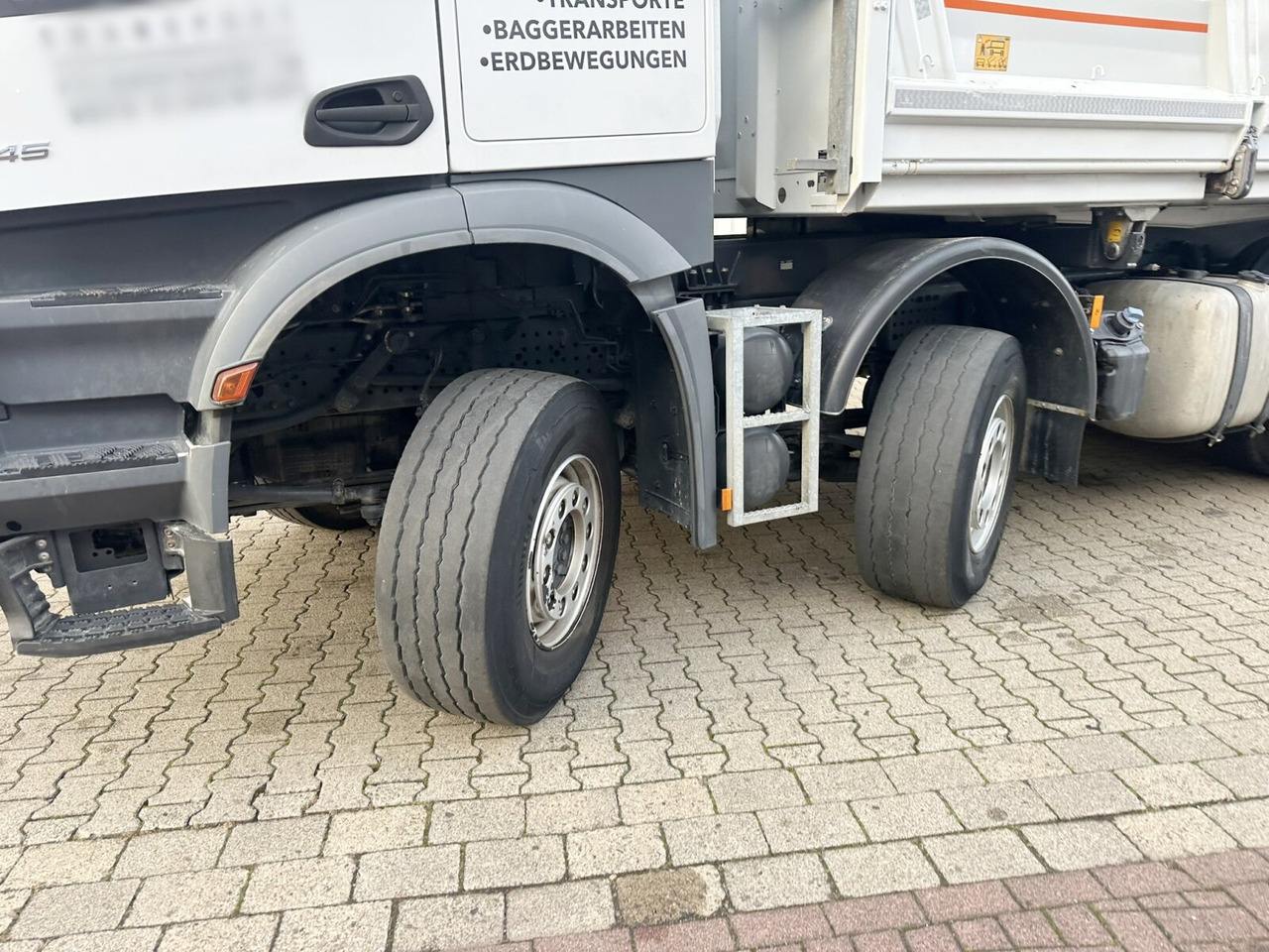 Mercedes-Benz Arocs 3445 K 8x4/4 Arocs 3445 K 8x4/4, Meiller Bordmatik links - Kipper vrachtwagen: afbeelding 3 Mercedes-Benz Arocs 3445 K 8x4/4 Arocs 3445 K 8x4/4, Meiller Bordmatik links - Kipper vrachtwagen: afbeelding 3