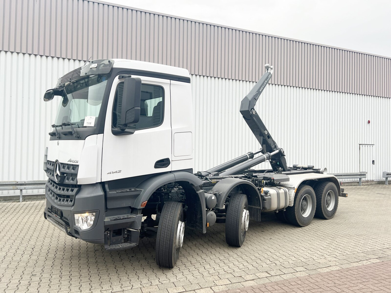 Mercedes-Benz Arocs 4142/48 8x4/4 Arocs 4142/48 8x4/4, Grounder, Meiller RS26 62-K, Funk, Motorabtrieb - Haakarmsysteem vrachtwagen: afbeelding 1 Mercedes-Benz Arocs 4142/48 8x4/4 Arocs 4142/48 8x4/4, Grounder, Meiller RS26 62-K, Funk, Motorabtrieb - Haakarmsysteem vrachtwagen: afbeelding 1