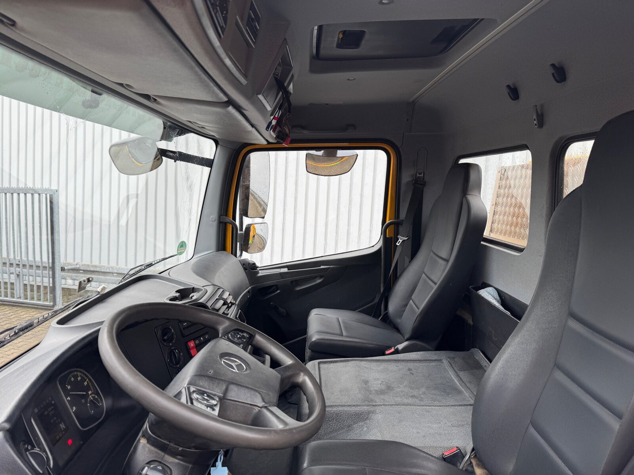 Mercedes-Benz Atego 1221 K 4x2 Atego 1221 K 4x2, 2x AHK - Kipper vrachtwagen: afbeelding 2 Mercedes-Benz Atego 1221 K 4x2 Atego 1221 K 4x2, 2x AHK - Kipper vrachtwagen: afbeelding 2