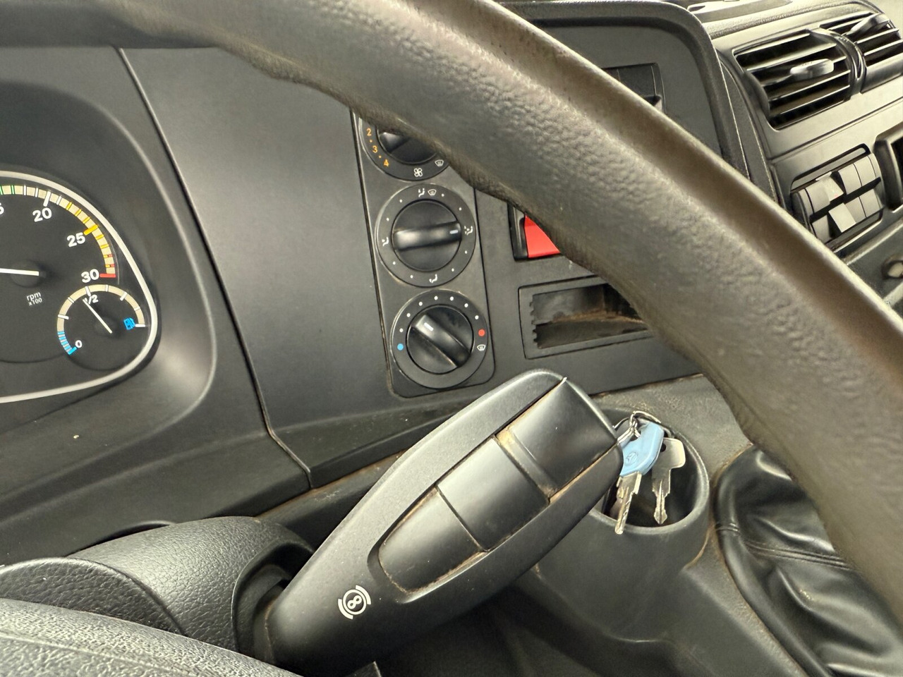 Mercedes-Benz Atego 1224 K 4x2 Atego 1224 K 4x2, Meiller 3-S-Kipper 2x AHK Öl - Kipper vrachtwagen: afbeelding 5 Mercedes-Benz Atego 1224 K 4x2 Atego 1224 K 4x2, Meiller 3-S-Kipper 2x AHK Öl - Kipper vrachtwagen: afbeelding 5