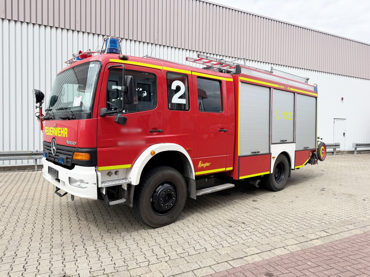 Mercedes-Benz Atego 1628 4x4, LF 16/20 Atego 1628 4x4, LF 16/20 - Ambulance: afbeelding 1 Mercedes-Benz Atego 1628 4x4, LF 16/20 Atego 1628 4x4, LF 16/20 - Ambulance: afbeelding 1