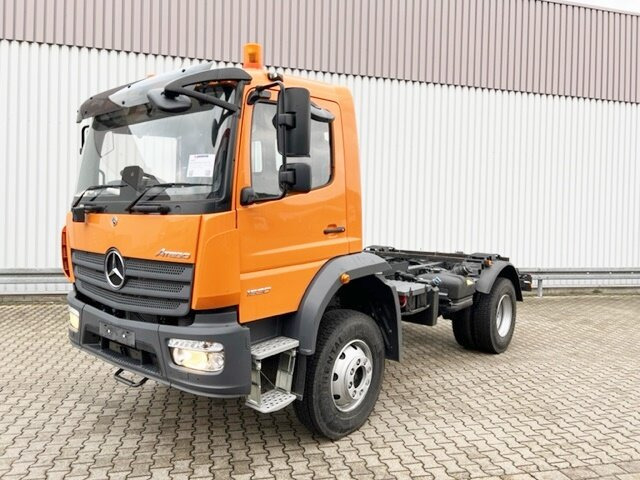 Mercedes-Benz Atego 1630 AK 4x4 Atego 1630 AK 4x4, 2x Nebenantrieb, Rechtslenker - Chassis vrachtwagen: afbeelding 1 Mercedes-Benz Atego 1630 AK 4x4 Atego 1630 AK 4x4, 2x Nebenantrieb, Rechtslenker - Chassis vrachtwagen: afbeelding 1