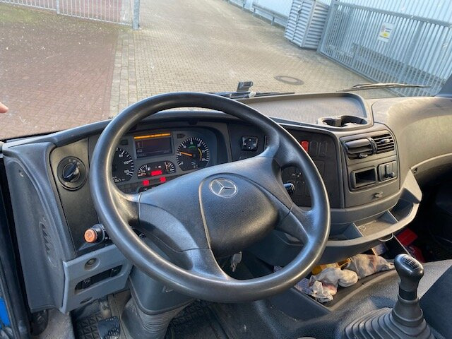Interieur foto 2: Leasing Mercedes-Benz Axor 1828 L 4x2 Axor 1828 L 4x2 mit Kran Palfinger PK 9501, Funk Mercedes-Benz Axor 1828 L 4x2 Axor 1828 L 4x2 mit Kran Palfinger PK 9501, Funk