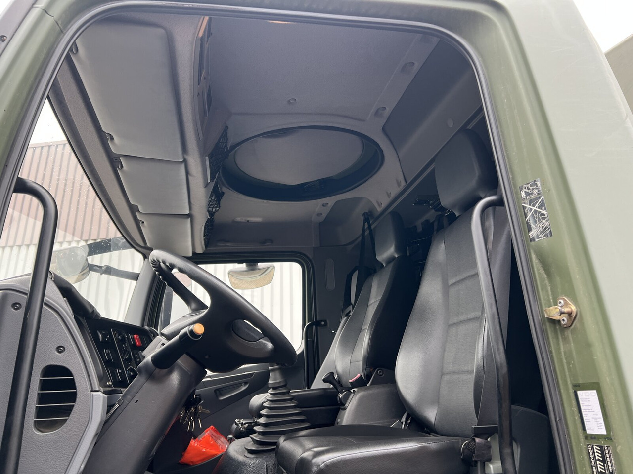 Mercedes-Benz Axor 1829 A 4x4 Axor 1829 A 4x4, Ex-Bundeswehr - Vrachtwagen met open laadbak: afbeelding 3 Mercedes-Benz Axor 1829 A 4x4 Axor 1829 A 4x4, Ex-Bundeswehr - Vrachtwagen met open laadbak: afbeelding 3