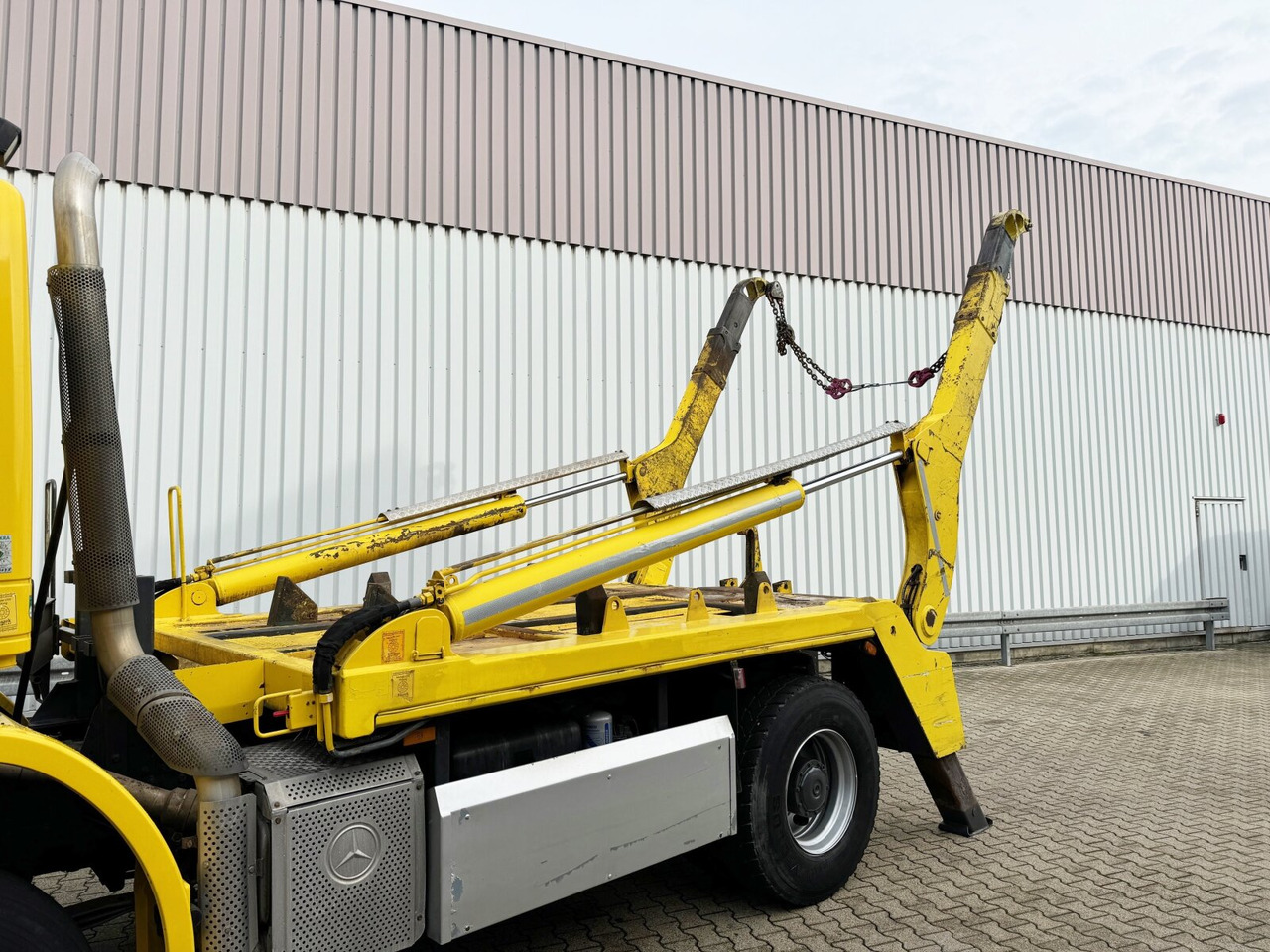 Mercedes-Benz Axor 1833 K 4x2 Axor 1833 K 4x2, Gergen TAK 20 Tele-Absetzer - Portaalarmsysteem vrachtwagen: afbeelding 2 Mercedes-Benz Axor 1833 K 4x2 Axor 1833 K 4x2, Gergen TAK 20 Tele-Absetzer - Portaalarmsysteem vrachtwagen: afbeelding 2