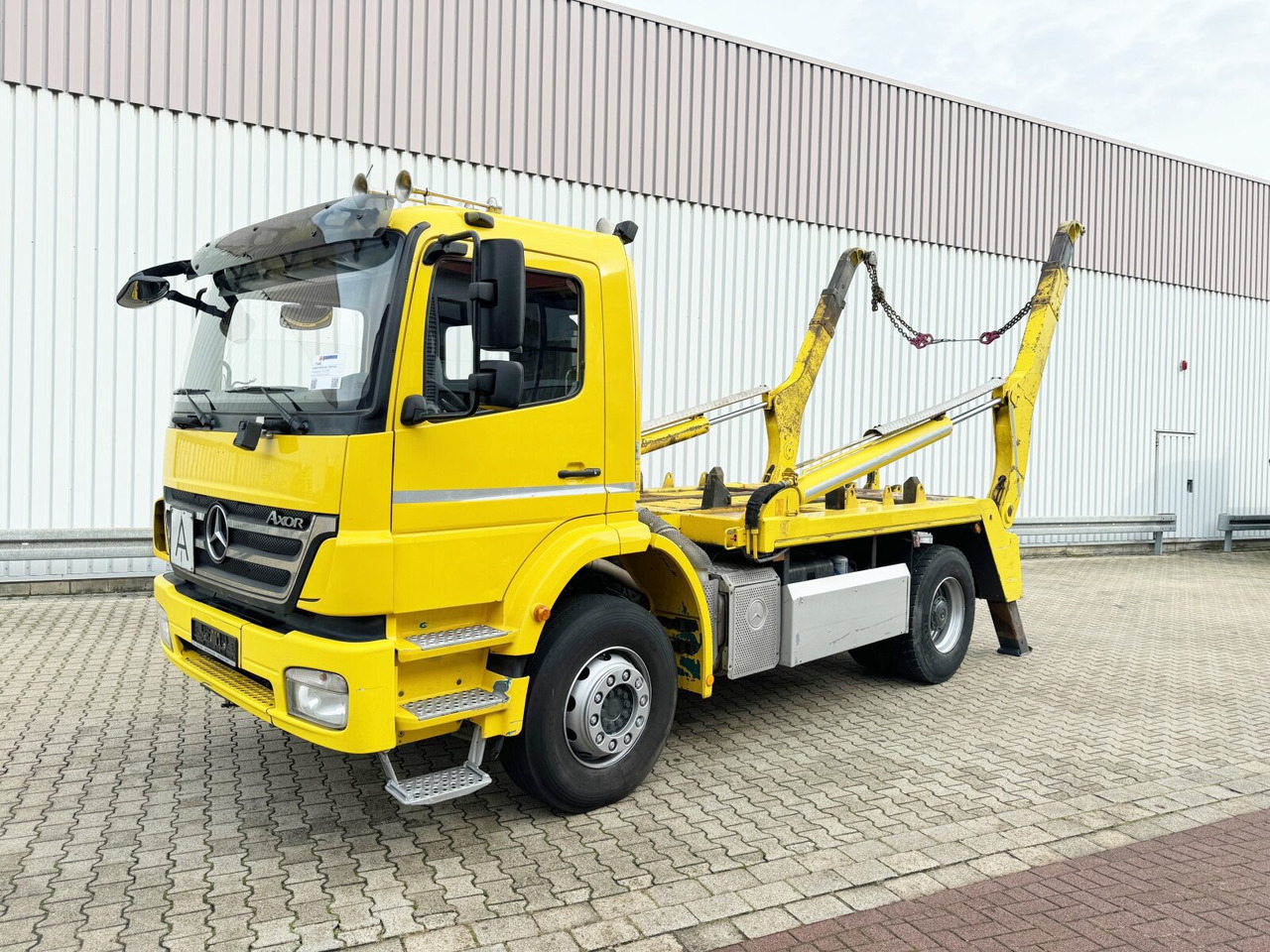 Mercedes-Benz Axor 1833 K 4x2 Axor 1833 K 4x2, Gergen TAK 20 Tele-Absetzer - Portaalarmsysteem vrachtwagen: afbeelding 1 Mercedes-Benz Axor 1833 K 4x2 Axor 1833 K 4x2, Gergen TAK 20 Tele-Absetzer - Portaalarmsysteem vrachtwagen: afbeelding 1