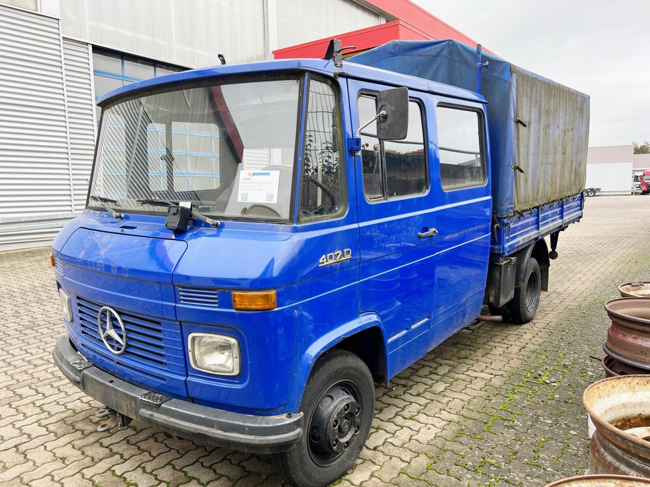 Mercedes-Benz L 407 D 4x2 Doka L 407 D 4x2 Doka, Ex-THW - Schuifzeilen vrachtwagen: afbeelding 1 Mercedes-Benz L 407 D 4x2 Doka L 407 D 4x2 Doka, Ex-THW - Schuifzeilen vrachtwagen: afbeelding 1