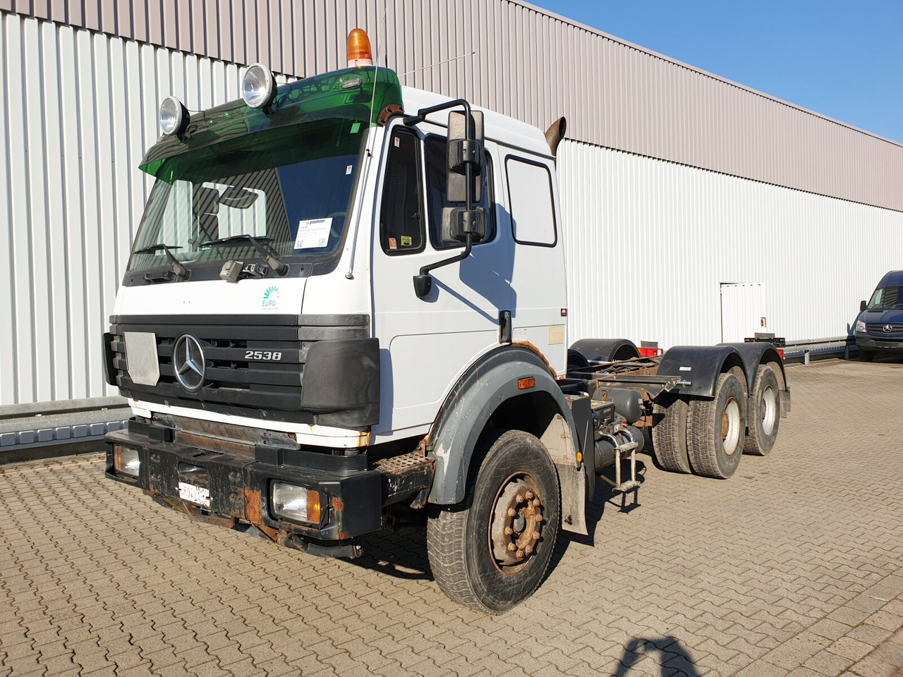 Mercedes-Benz SK II 25/2638 K 6x4 SK II 25/2638 K 6x4, V8, Retarder, 2x Nebenantrieb - Chassis vrachtwagen: afbeelding 1 Mercedes-Benz SK II 25/2638 K 6x4 SK II 25/2638 K 6x4, V8, Retarder, 2x Nebenantrieb - Chassis vrachtwagen: afbeelding 1