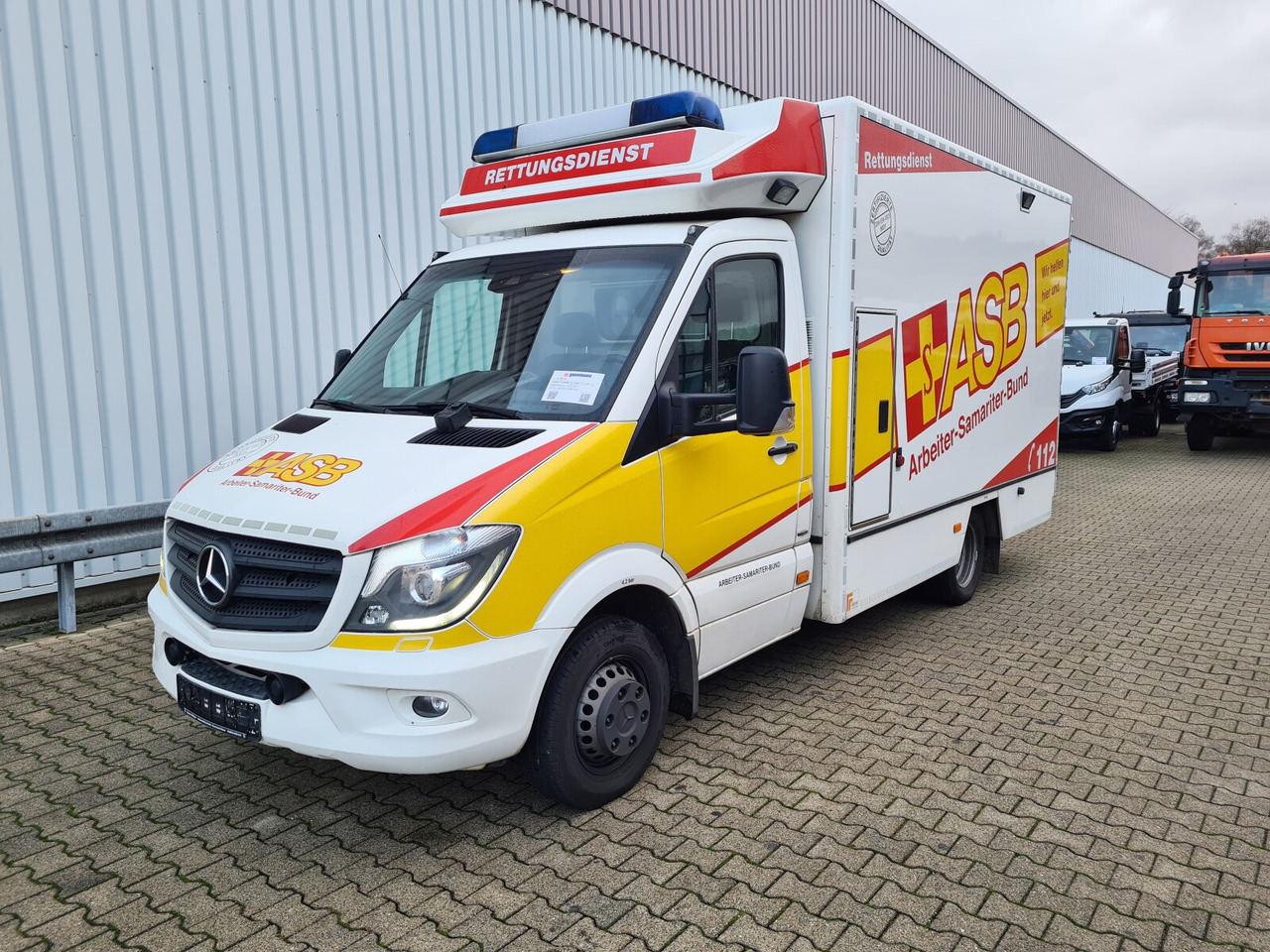 Mercedes-Benz Sprinter 516 CDI 4x2 Sprinter 516 CDI 4x2, Rettungswagen - Gesloten bestelwagen: afbeelding 1 Mercedes-Benz Sprinter 516 CDI 4x2 Sprinter 516 CDI 4x2, Rettungswagen - Gesloten bestelwagen: afbeelding 1