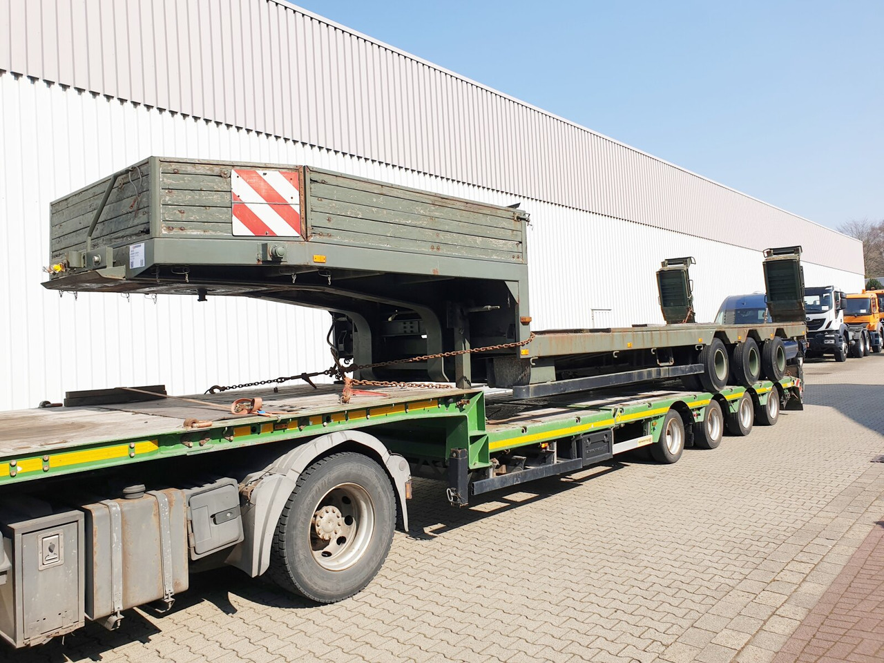 P 528/803-01 BLUMHARDT P 528/803-01, 3-Achs Satteltieflader, Ex-Bundeswehr - Dieplader oplegger: afbeelding 1 P 528/803-01 BLUMHARDT P 528/803-01, 3-Achs Satteltieflader, Ex-Bundeswehr - Dieplader oplegger: afbeelding 1