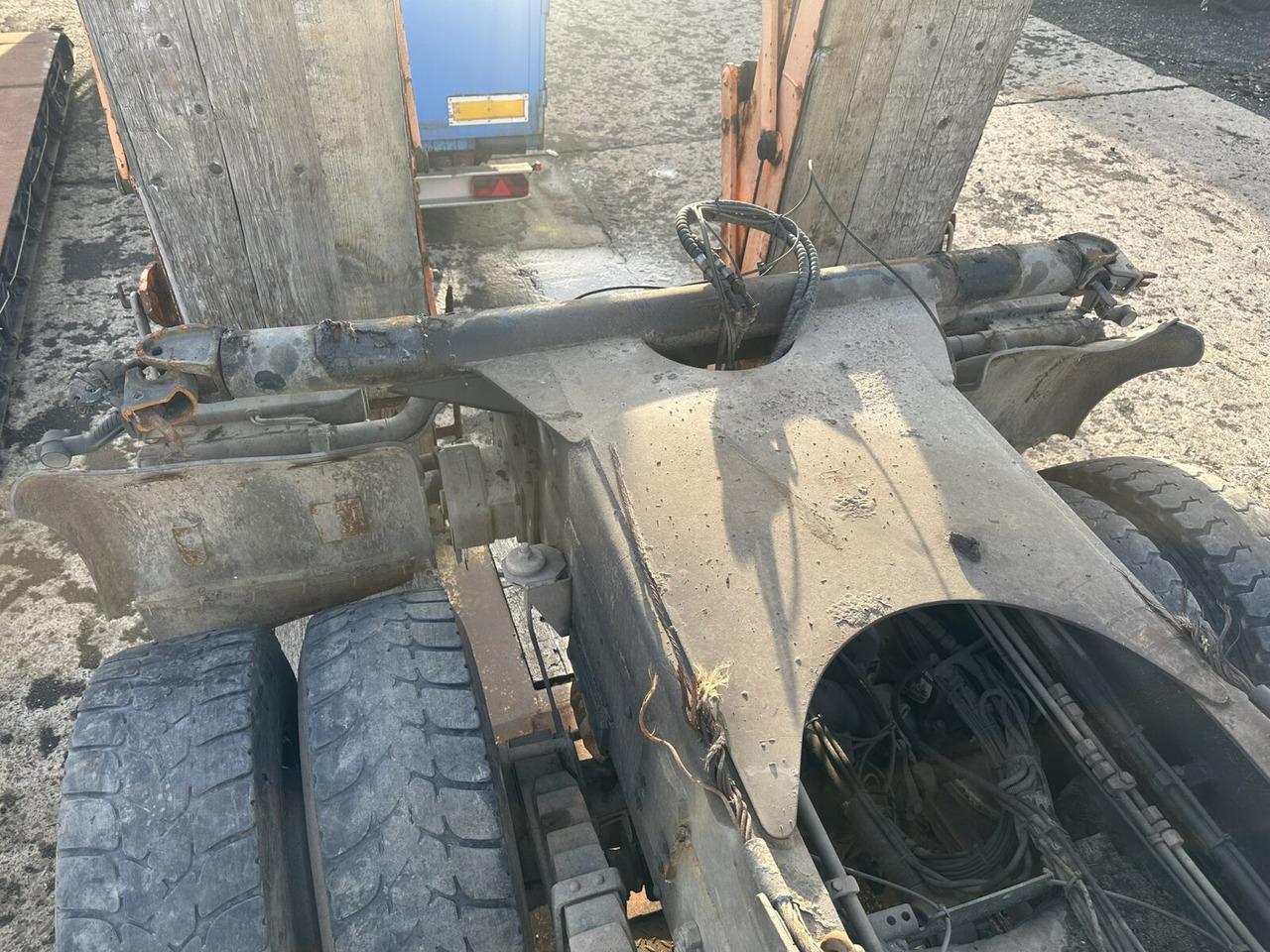 Scania 124C 400 6x6 124C 400 6x6 - Chassis vrachtwagen: afbeelding 4 Scania 124C 400 6x6 124C 400 6x6 - Chassis vrachtwagen: afbeelding 4