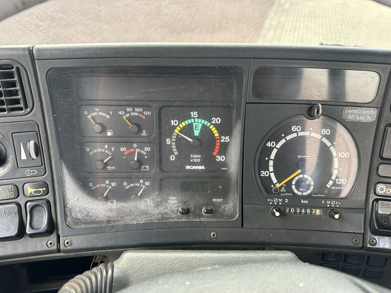 Scania P93 HK 250 6x4L P93 HK 250 6x4L, Abrollkipper - Haakarmsysteem vrachtwagen: afbeelding 5 Scania P93 HK 250 6x4L P93 HK 250 6x4L, Abrollkipper - Haakarmsysteem vrachtwagen: afbeelding 5