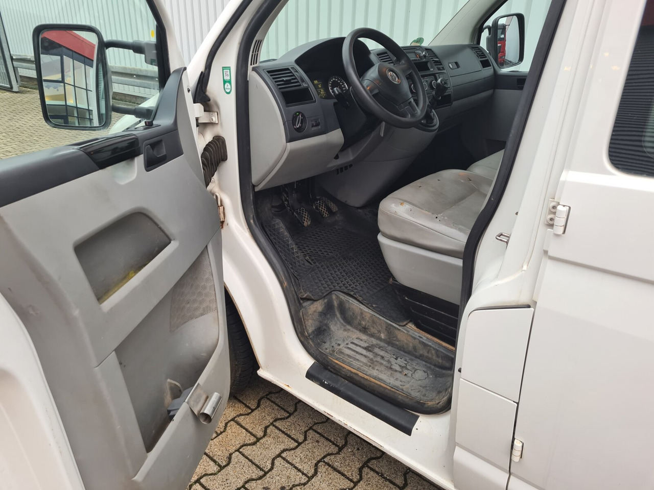 T5 Doka 4x2 T5 Doka 4x2, 2.0 ltr. TDI Pritsche - Bestelwagen met open laadbak, Bestelwagen met dubbele cabine: afbeelding 4 T5 Doka 4x2 T5 Doka 4x2, 2.0 ltr. TDI Pritsche - Bestelwagen met open laadbak, Bestelwagen met dubbele cabine: afbeelding 4