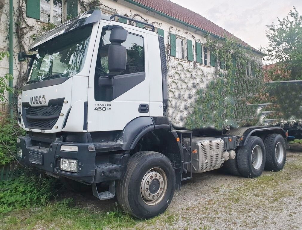 Trakker AD260T45W 6x6 Trakker AD260T45W 6x6 - Chassis vrachtwagen: afbeelding 1 Trakker AD260T45W 6x6 Trakker AD260T45W 6x6 - Chassis vrachtwagen: afbeelding 1