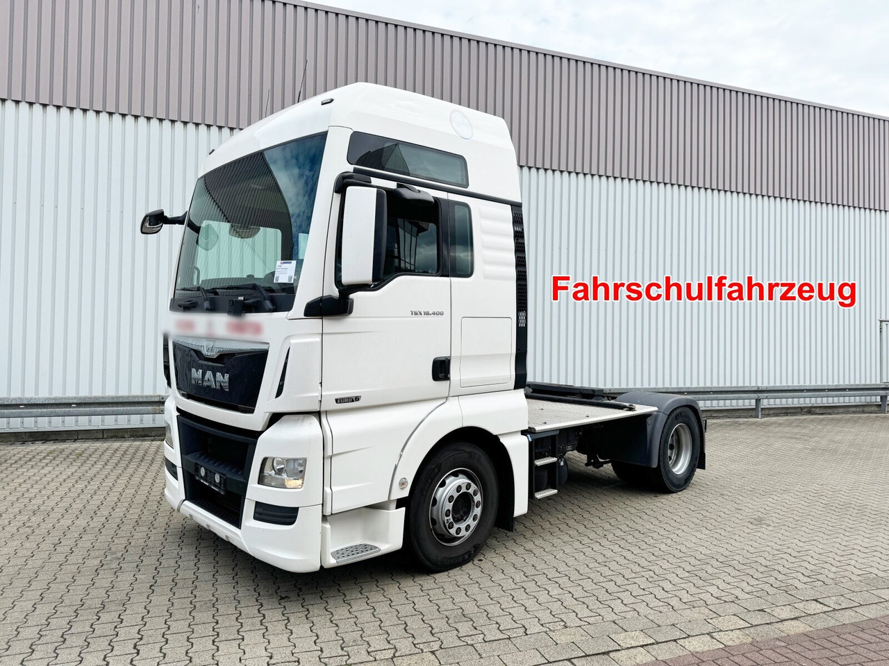MAN TGX 18.400 4X2 BLS TGX 18.400 4X2 BLS, Fahrschule, 5 Sitzer - Trekker: afbeelding 1 MAN TGX 18.400 4X2 BLS TGX 18.400 4X2 BLS, Fahrschule, 5 Sitzer - Trekker: afbeelding 1