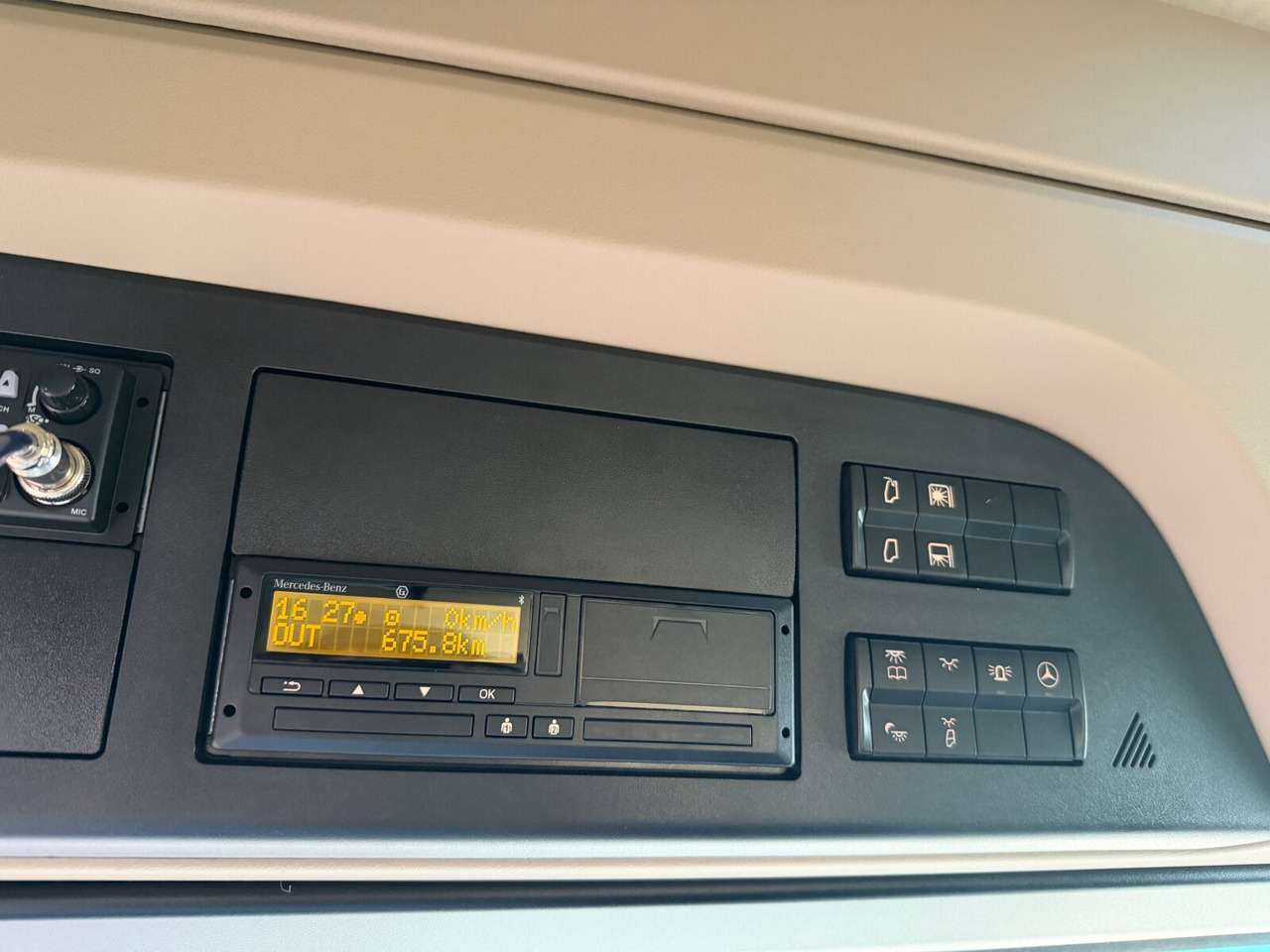 Mercedes-Benz Actros 3363 LS 6x4 Actros 3363 LS 6x4, Retarder, SoloStar, MultimediaCockpit, Navi, LED - Trekker: afbeelding 4 Mercedes-Benz Actros 3363 LS 6x4 Actros 3363 LS 6x4, Retarder, SoloStar, MultimediaCockpit, Navi, LED - Trekker: afbeelding 4