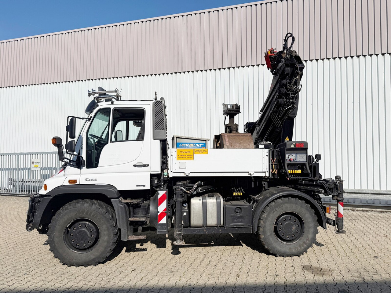 Unimog U400 4x4 U400 4x4, Frontzapfwelle, Heckkran Hiab XS 144-E4 HiDuo, Seilwinde, Funk - Mobiele kraan: afbeelding 4 Unimog U400 4x4 U400 4x4, Frontzapfwelle, Heckkran Hiab XS 144-E4 HiDuo, Seilwinde, Funk - Mobiele kraan: afbeelding 4