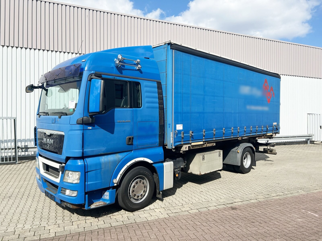 Interieur foto 1: Vrachtwagen MAN TGX 18.400 4X2 LL TGX 18.400 4X2 LL, Fahrschule, XLX-Fahrerhaus