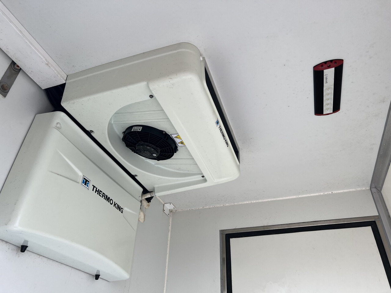 Leasing Mercedes-Benz Sprinter 515 4x2 Doka Sprinter 515 4x2 Doka, Kühlkoffer Mercedes-Benz Sprinter 515 4x2 Doka Sprinter 515 4x2 Doka, Kühlkoffer: afbeelding 14 Leasing Mercedes-Benz Sprinter 515 4x2 Doka Sprinter 515 4x2 Doka, Kühlkoffer Mercedes-Benz Sprinter 515 4x2 Doka Sprinter 515 4x2 Doka, Kühlkoffer: afbeelding 14