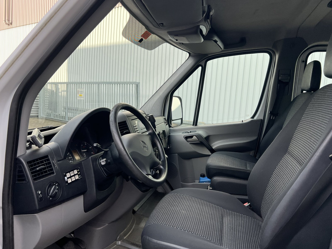 Mercedes-Benz Sprinter 515 4x2 Doka Sprinter 515 4x2 Doka, Kühlkoffer - Vrachtwagen: afbeelding 5 Mercedes-Benz Sprinter 515 4x2 Doka Sprinter 515 4x2 Doka, Kühlkoffer - Vrachtwagen: afbeelding 5