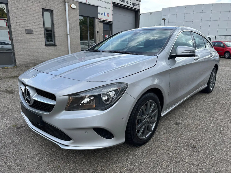 Mercedes-Benz CLA-Klasse 200 D - SHOOTING BRAKE + STANDKLIMA + NAVI - Personenwagen: afbeelding 1 Mercedes-Benz CLA-Klasse 200 D - SHOOTING BRAKE + STANDKLIMA + NAVI - Personenwagen: afbeelding 1