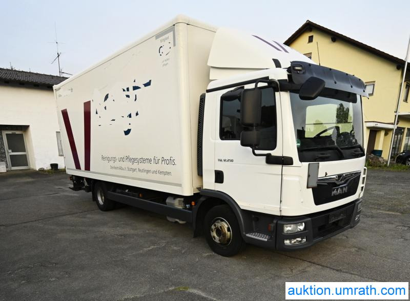 MAN (V181) MAN TGL 12.250 4x2 L/BL Koffer Ladebordwand Klimaautomatik NAVI Luftfederung Automatikgetriebe EURO 6 - Bakwagen: afbeelding 4 MAN (V181) MAN TGL 12.250 4x2 L/BL Koffer Ladebordwand Klimaautomatik NAVI Luftfederung Automatikgetriebe EURO 6 - Bakwagen: afbeelding 4