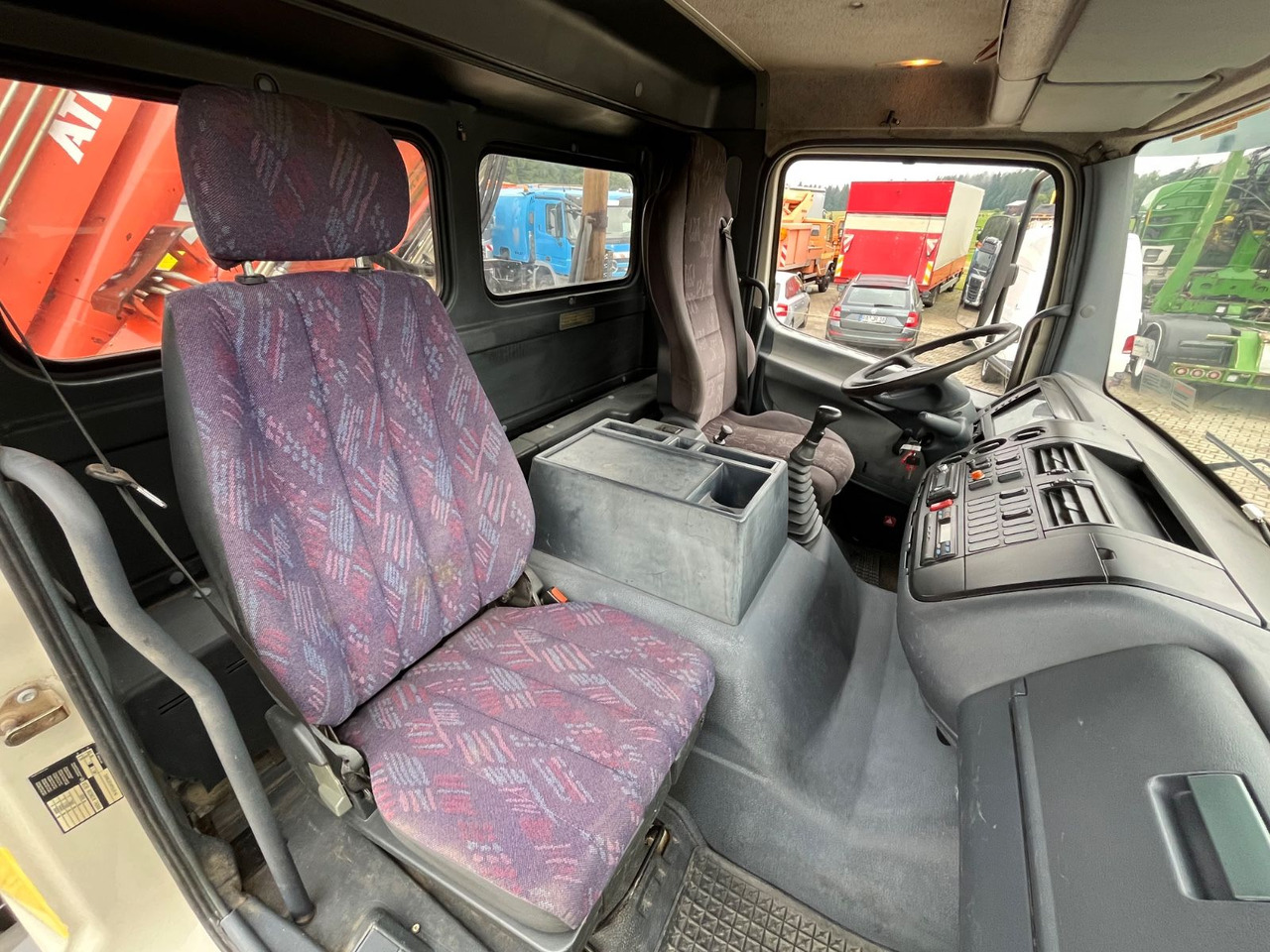 Kipper vrachtwagen, Kraanwagen Mercedes-Benz Atego 1823 4x4 Kipper mit Kran Atlas 125.2 Funk: afbeelding 13