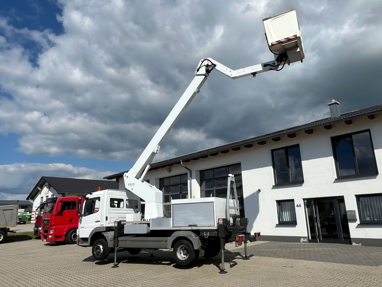 Mercedes-Benz Atego 816 ESDA TG 1800 Steiger 1000V isoliert - Vrachtwagen hoogwerker: afbeelding 2 Mercedes-Benz Atego 816 ESDA TG 1800 Steiger 1000V isoliert - Vrachtwagen hoogwerker: afbeelding 2