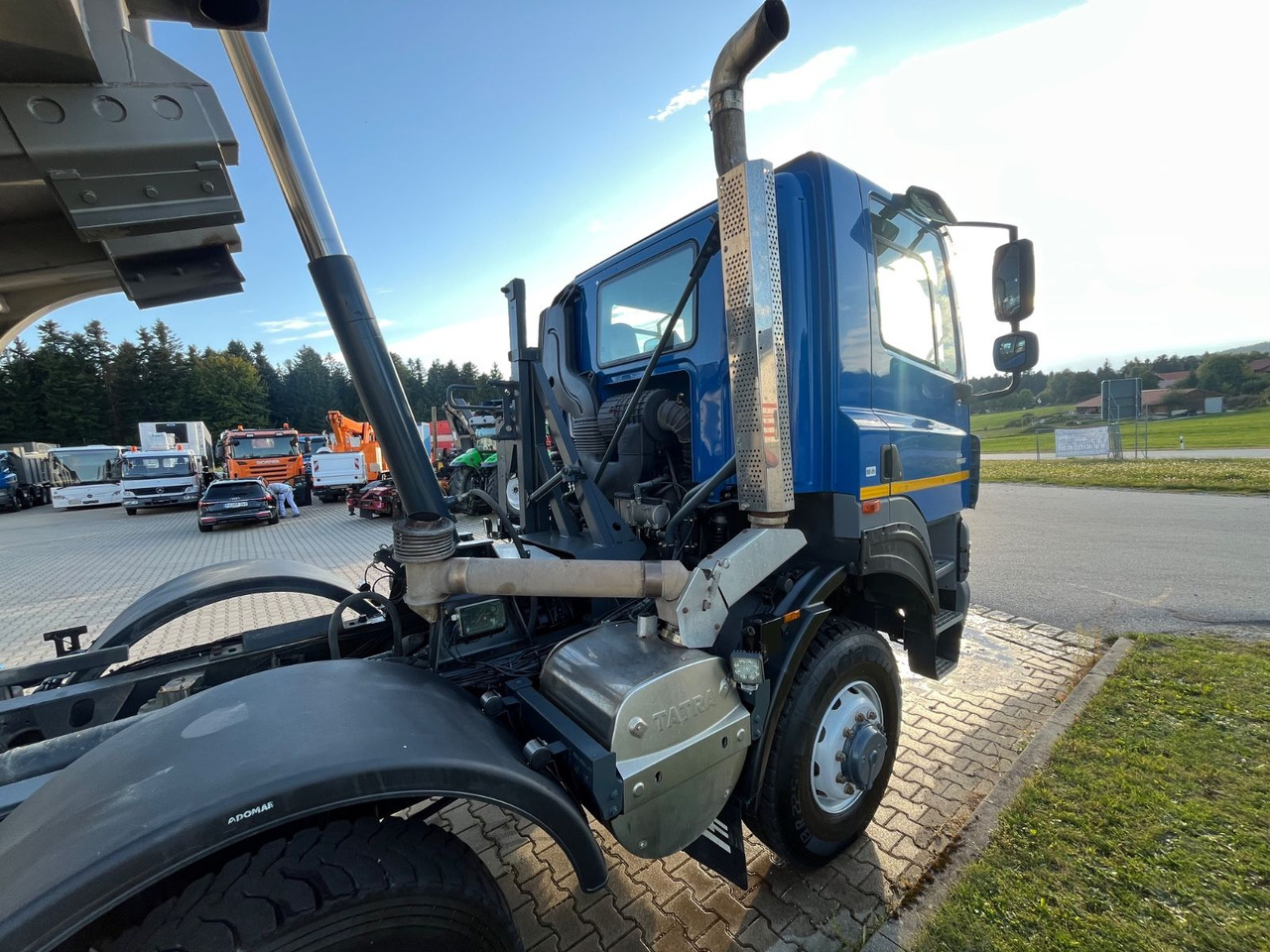 Tatra Phoenix 460T 158 8x8 20m³ Kippmulde - Kipper vrachtwagen: afbeelding 4 Tatra Phoenix 460T 158 8x8 20m³ Kippmulde - Kipper vrachtwagen: afbeelding 4