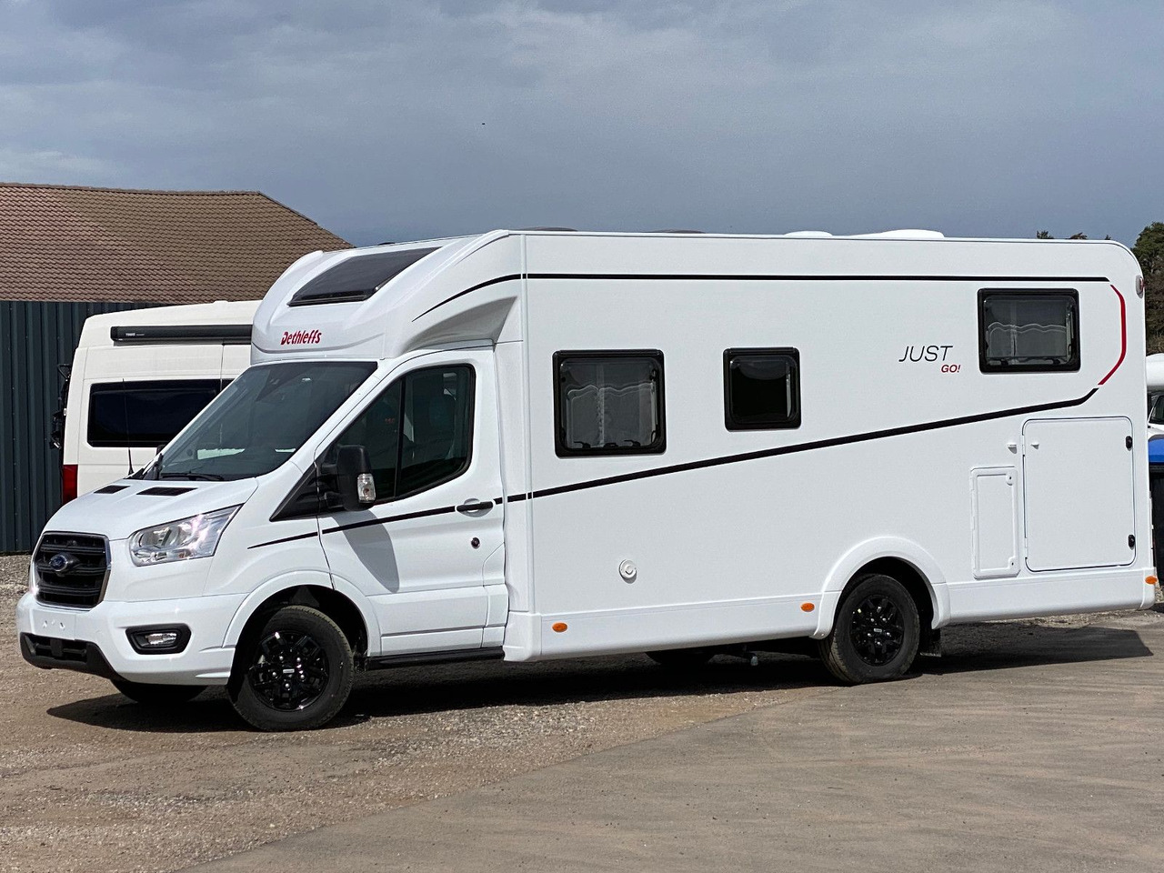 Dethleffs Just Go T 7055 EB, Hubbett, Markise, Navi+RFK - Half integraal camper: afbeelding 4 Dethleffs Just Go T 7055 EB, Hubbett, Markise, Navi+RFK - Half integraal camper: afbeelding 4
