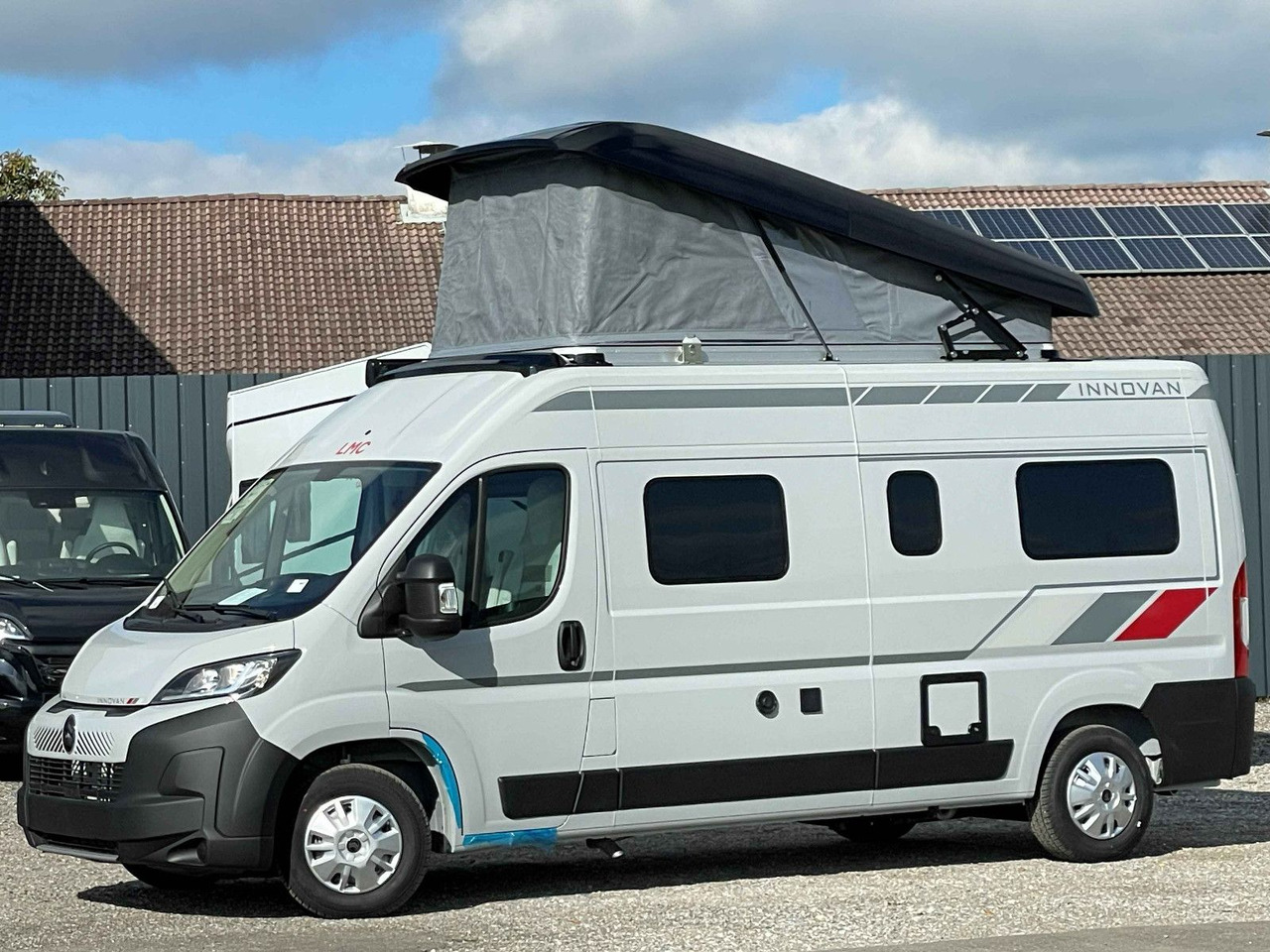 LMC INNOVAN 600 ,ASD, Aufstelldach,26 Modell,Navi - Buscamper: afbeelding 5 LMC INNOVAN 600 ,ASD, Aufstelldach,26 Modell,Navi - Buscamper: afbeelding 5