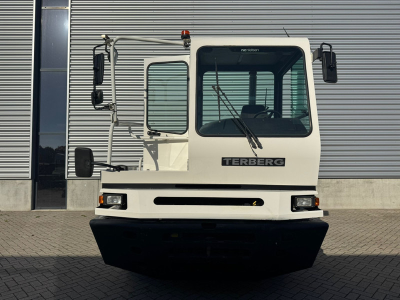 Terberg YT182 / NL Truck - Terminal trekker: afbeelding 4 Terberg YT182 / NL Truck - Terminal trekker: afbeelding 4