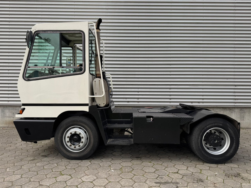 Terberg YT182 / NL Truck - Terminal trekker: afbeelding 4 Terberg YT182 / NL Truck - Terminal trekker: afbeelding 4
