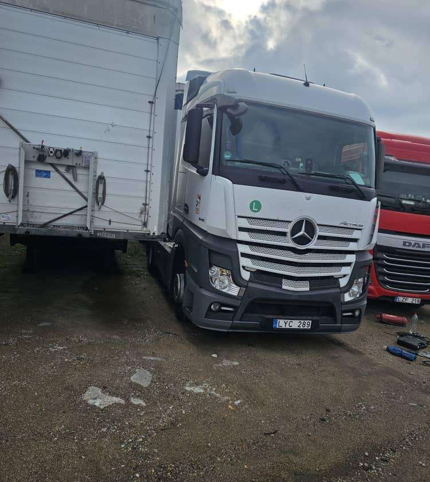 Mercedes-Benz 1845 - Trekker: afbeelding 2 Mercedes-Benz 1845 - Trekker: afbeelding 2