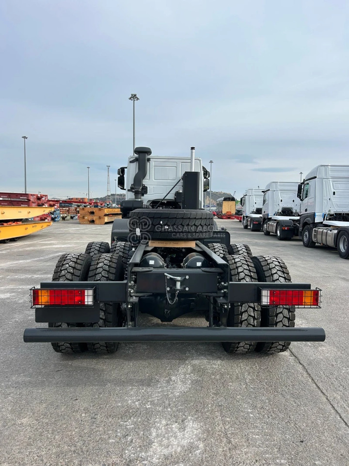ASTRA HD9 8x4 CHASSIS - Barcelona Stock - Chassis vrachtwagen: afbeelding 2 ASTRA HD9 8x4 CHASSIS - Barcelona Stock - Chassis vrachtwagen: afbeelding 2