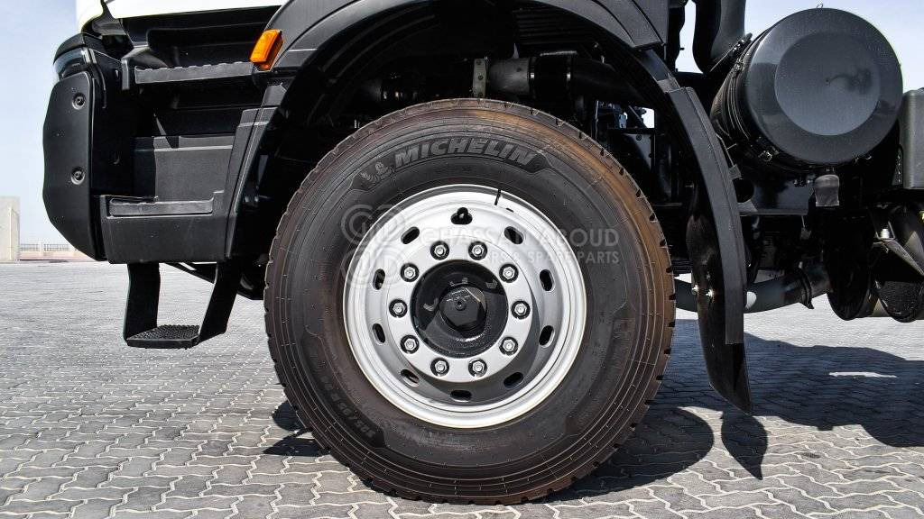 Interieur foto 1: Chassis vrachtwagen IVECO T-WAY Chassis  6×4 AT380T47H WHEELBASE 4500 MY24