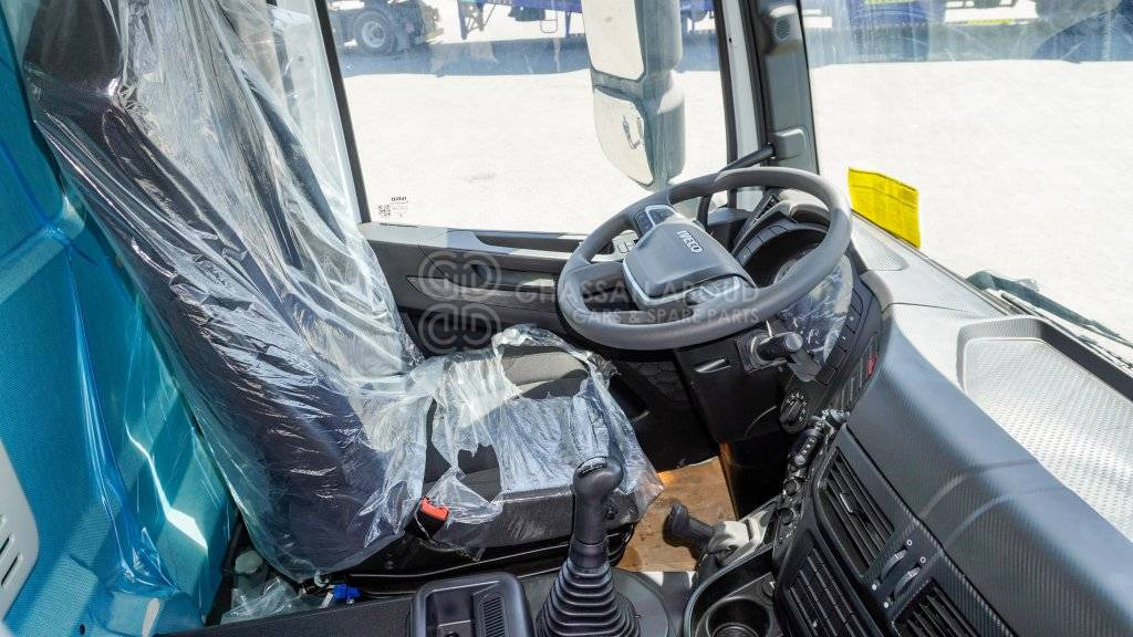 Interieur foto 1: Chassis vrachtwagen IVECO T-WAY Chassis  6×6 AD380T47WH WHEELBASE 4500 MY25