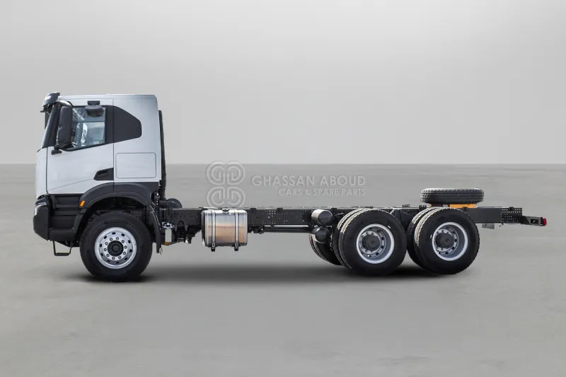 Iveco T-WAY AT380T47H 6x4 R24 Tyres Chassis - Barcelona Stock - Chassis vrachtwagen: afbeelding 4 Iveco T-WAY AT380T47H 6x4 R24 Tyres Chassis - Barcelona Stock - Chassis vrachtwagen: afbeelding 4