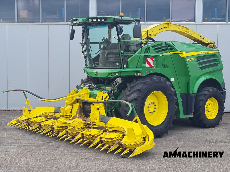 John Deere 8400 Including Kemper 360 Plus - Hakselaar: afbeelding 1 John Deere 8400 Including Kemper 360 Plus - Hakselaar: afbeelding 1