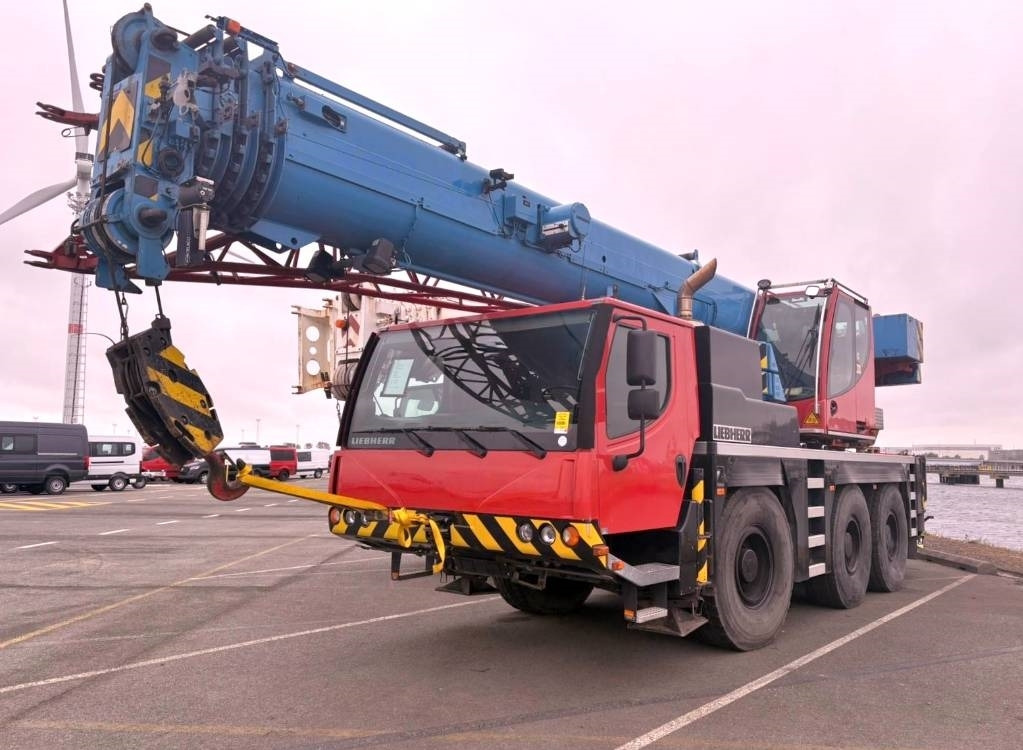 Liebherr LTM 1050-3.1 - Alle terrein kraan: afbeelding 1 Liebherr LTM 1050-3.1 - Alle terrein kraan: afbeelding 1