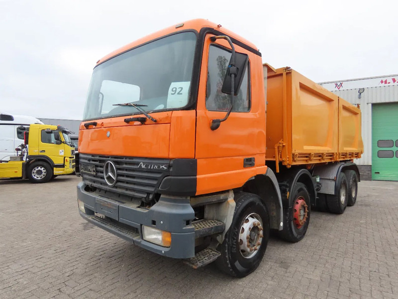 Mercedes-Benz Actros 3240 Manual, steel dumper! Great condition! - Kipper vrachtwagen: afbeelding 5 Mercedes-Benz Actros 3240 Manual, steel dumper! Great condition! - Kipper vrachtwagen: afbeelding 5