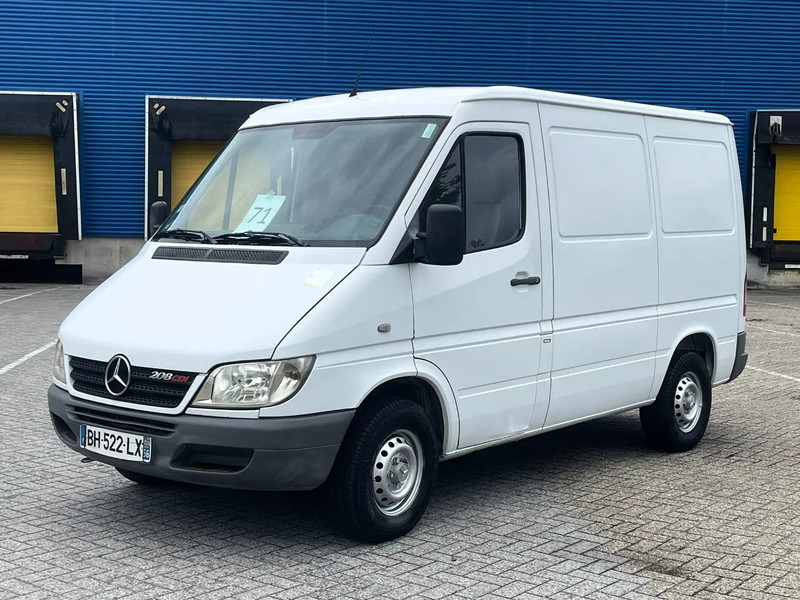 Mercedes-Benz Sprinter 208 3 seats. Very good bus! 100% engine and gearbox! France use - Gesloten bestelwagen: afbeelding 3 Mercedes-Benz Sprinter 208 3 seats. Very good bus! 100% engine and gearbox! France use - Gesloten bestelwagen: afbeelding 3
