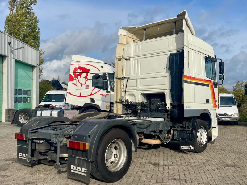 DAF 95.480 VERY CLEAN! EURO 4, PTO, HYDRAULIC, 2X FUEL TANK - Trekker: afbeelding 5 DAF 95.480 VERY CLEAN! EURO 4, PTO, HYDRAULIC, 2X FUEL TANK - Trekker: afbeelding 5