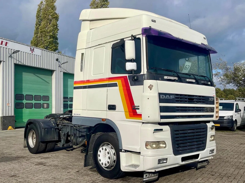 DAF 95.480 VERY CLEAN! EURO 4, PTO, HYDRAULIC, 2X FUEL TANK - Trekker: afbeelding 3 DAF 95.480 VERY CLEAN! EURO 4, PTO, HYDRAULIC, 2X FUEL TANK - Trekker: afbeelding 3