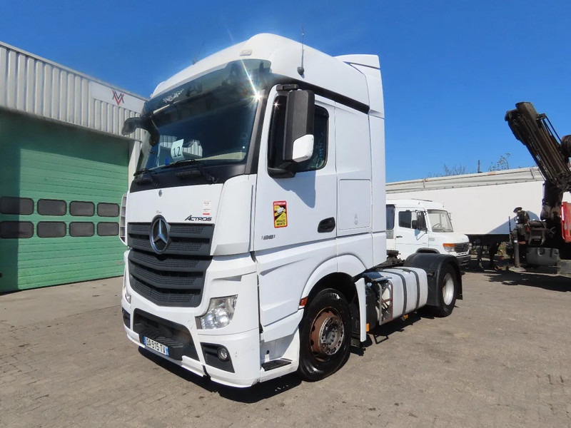 Mercedes-Benz Actros 1851 RETARDER, EVV, 831300 km original! RETARDER, 2 tanks - Trekker: afbeelding 4 Mercedes-Benz Actros 1851 RETARDER, EVV, 831300 km original! RETARDER, 2 tanks - Trekker: afbeelding 4