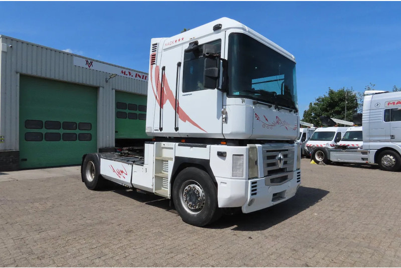 Renault Magnum 440 Mack! Manual gearbox. Royal truck - Trekker: afbeelding 1 Renault Magnum 440 Mack! Manual gearbox. Royal truck - Trekker: afbeelding 1